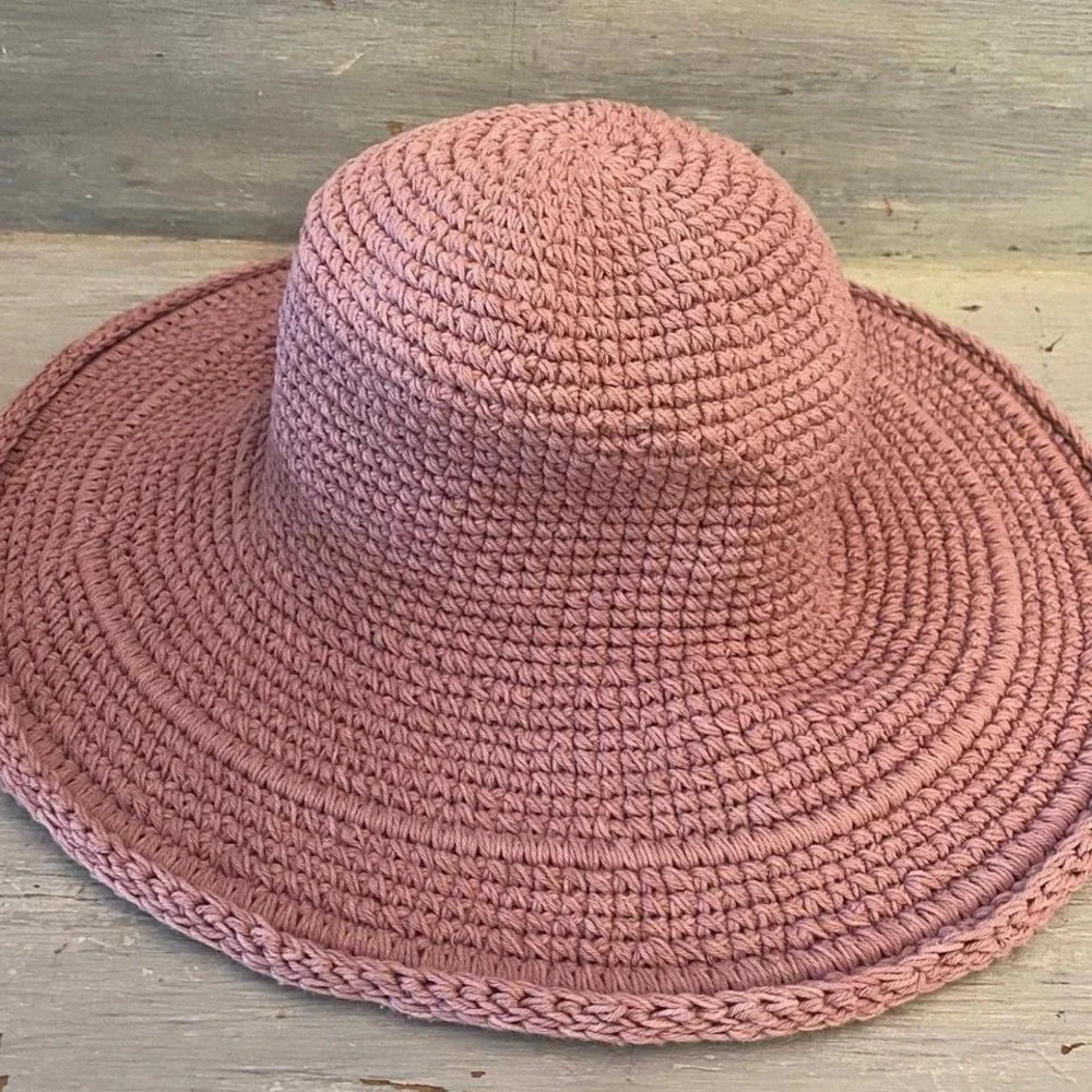 Lavender Knit Hat One Size Good Condition‎